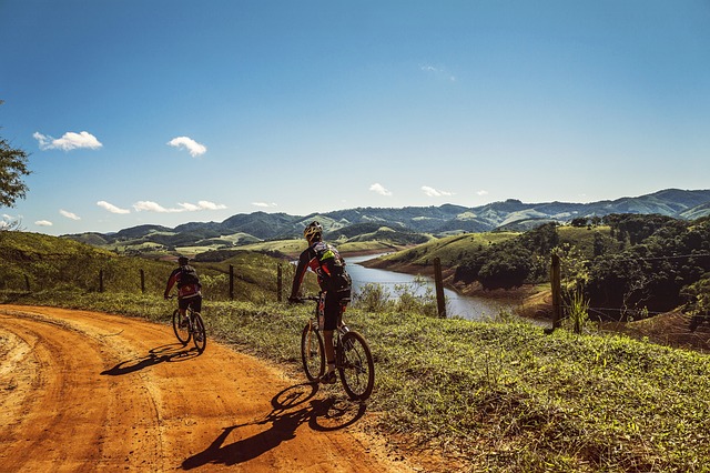 Udforsk naturen uden at ruineres: Køb budgetvenlige mountainbikes