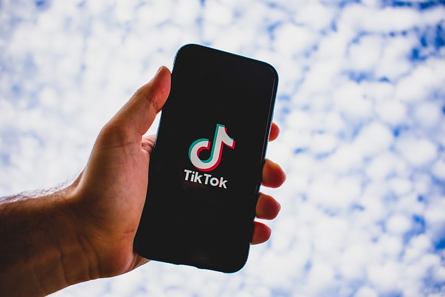 Annoncering på TikTok: Hvad du skal vide for at nå den yngre målgruppe