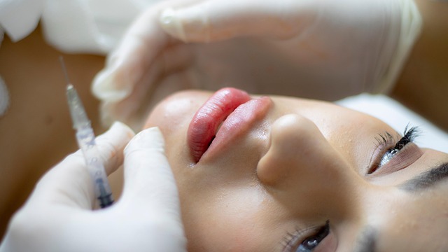 En komplet guide til skinboosters, filler i hagen og prisen på lip filler